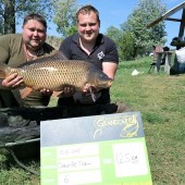Карп весом 12,5 кг. Пойман на долгорастворимый бойл Grandcarp КАЛЬМАР • КЛЮКВА